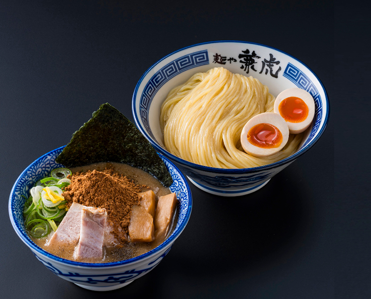 行列ができるつけ麺店。渾身の一杯を堪能あれ。