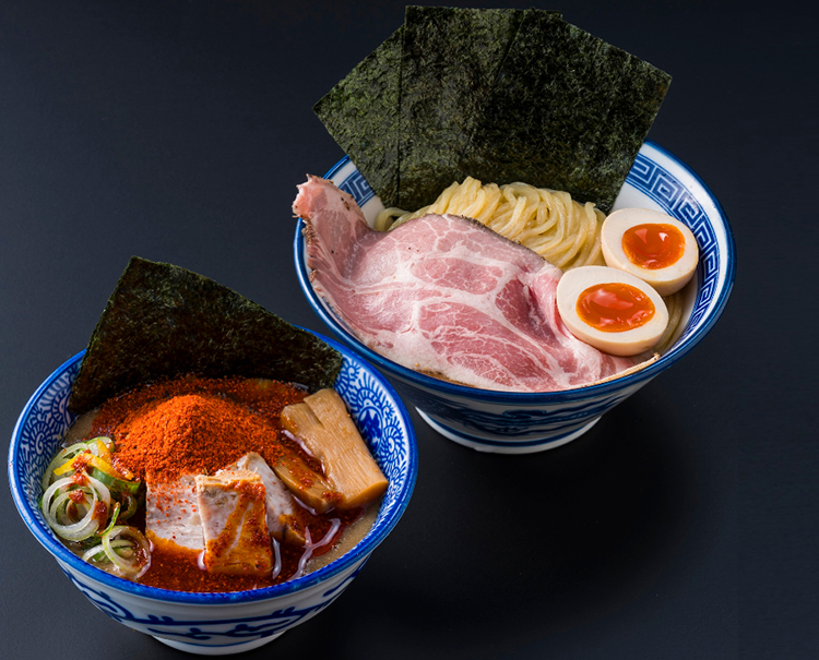 行列ができるつけ麺店。渾身の一杯を堪能あれ。